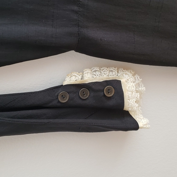 Vintage 1960s raw silk little black dress with lace cuffs lace neck size xs - Picture 3 of 5